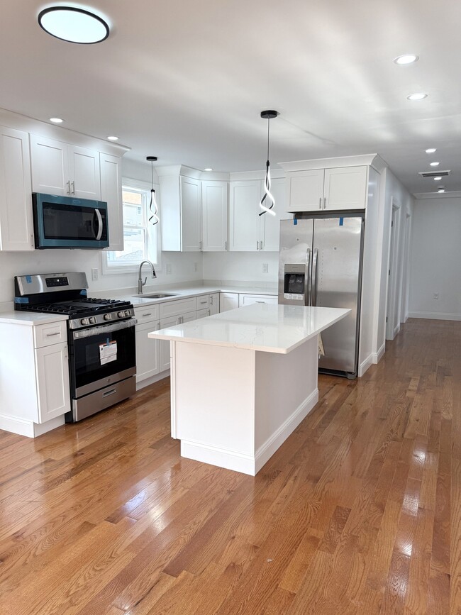 47 Rill St Unit 2