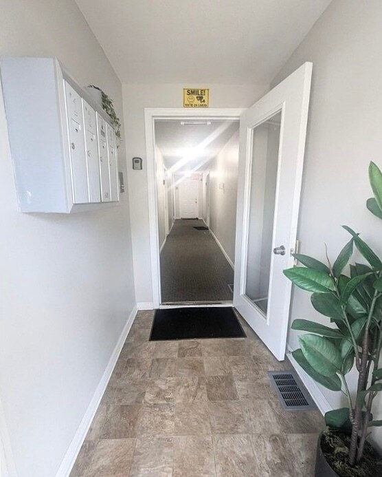 Common Area and Mailbox Area - 618 Maplewood Ave Unit Apartment 3