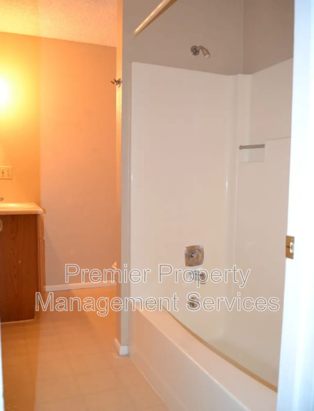 Photo - 10 Miners Pl Unit #4