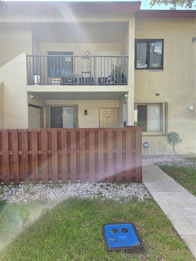 Building Photo - 8041 Southgate Blvd Unit H6