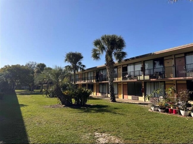 Building Photo - 7900 S Orange Blossom Trail Unit 2022