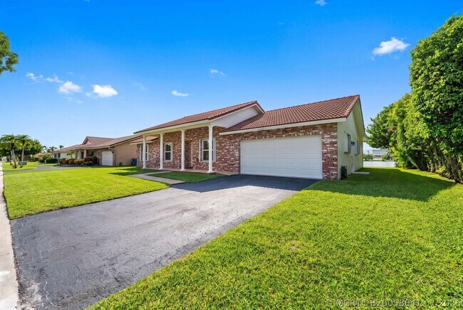 Photo - 905 NW 133rd Ave
