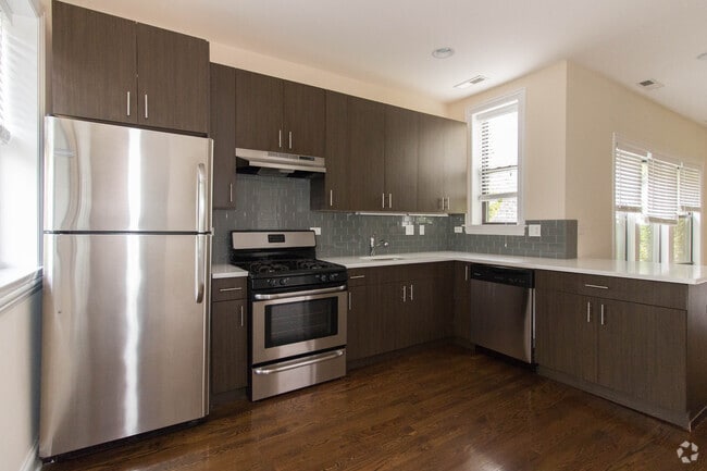 Building Photo - 3709 N Wilton Ave Unit 3 Rental