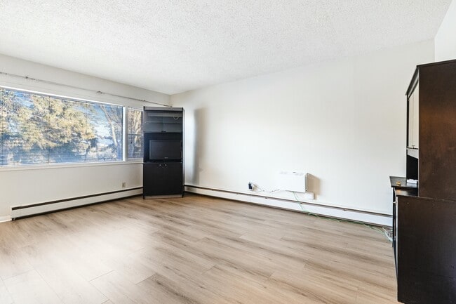 Photo - 173 Procter Pl Unité 8