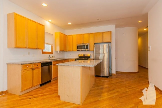 Photo - 2715 N Wayne Ave Unit 2717-3N