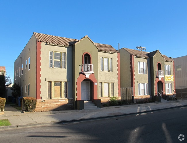 Photo - 1015-1019 W 85th St