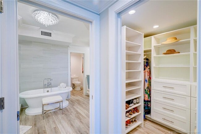 Building Photo - 5799 NE Island Cove Way Unit 1104 Rental