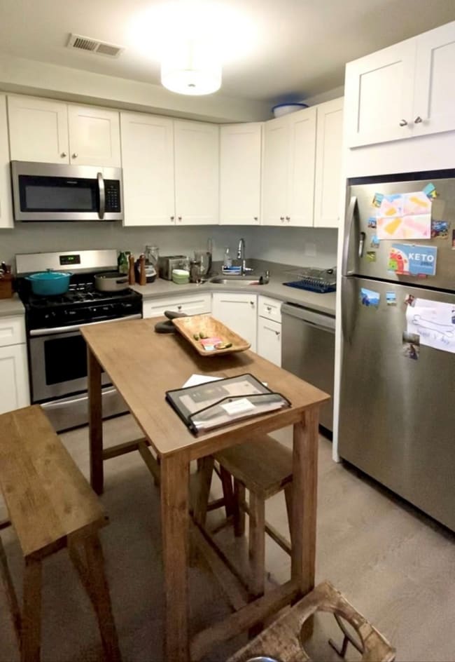 Photo - 196 Maverick St Unidad 3