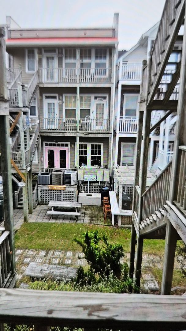 Photo - 104 Sir Walter Raleigh St