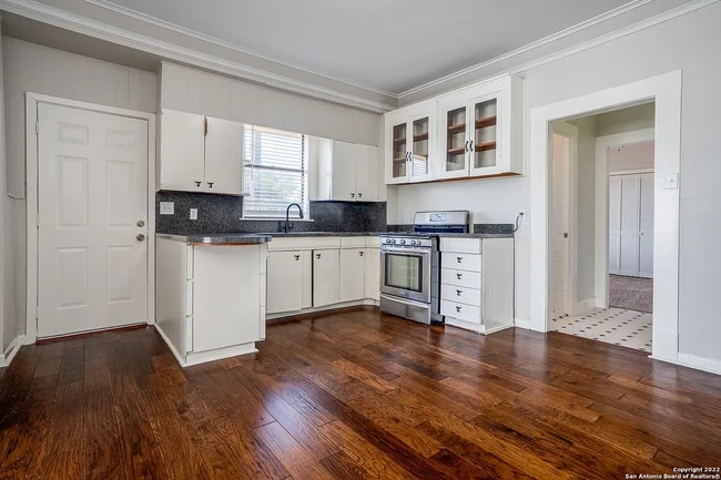 Photo - 2739 SE Loop 410