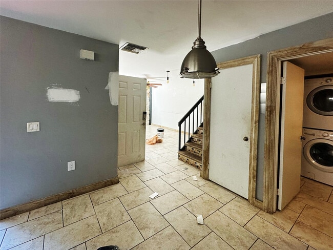 Photo - 1700 Embassy Dr Unit 402