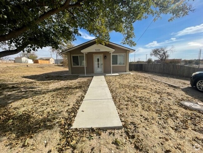 Building Photo - 1205 N Virginia Ave Rental