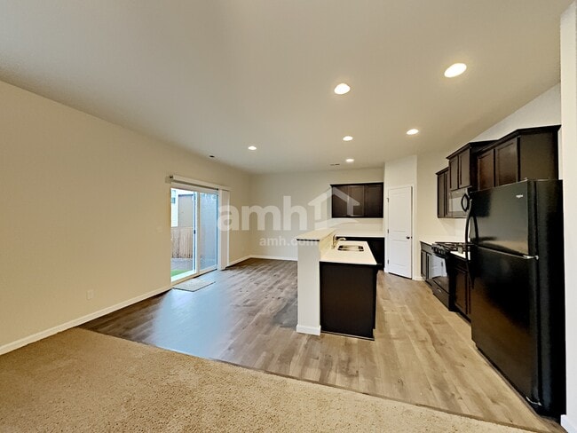 Photo - 19102 Lipoma Ave E