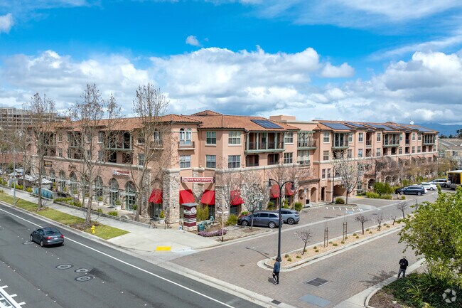 Edificio 20560 Town Center Ln - Villagio Civic Park