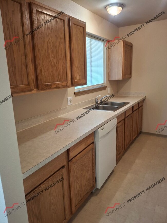 Photo - 312 E Locust St Unit #B