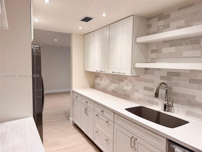 Photo - 90 Edgewater Dr Unidad 212