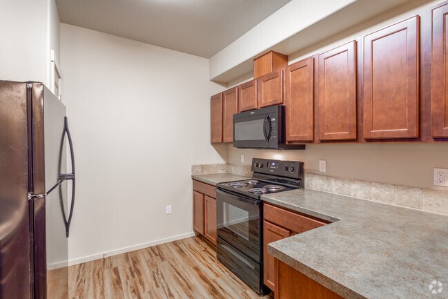 3BR, 2BA - 1,143 SF