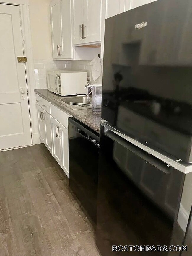 Building Photo - 1163 Boylston St Rental