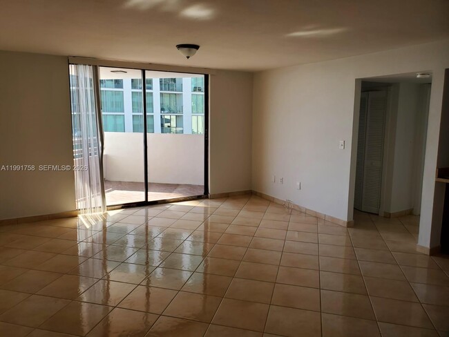 Photo - 555 NE 30th St Unit 502