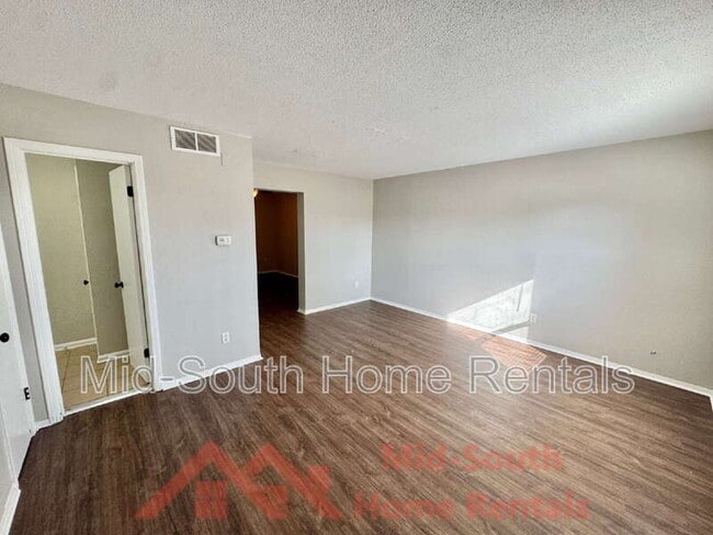 Photo - 1742 E Holmes Rd