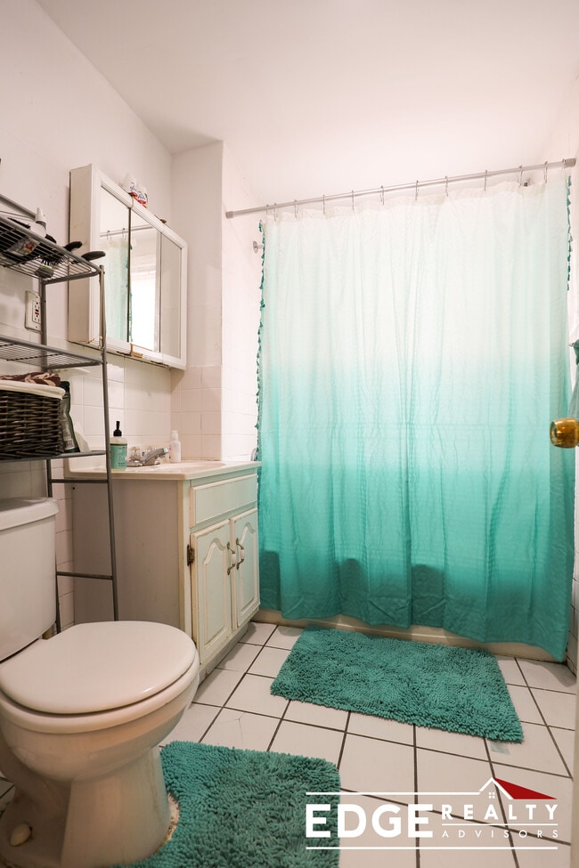 Photo - 70 Antwerp St Unit 2