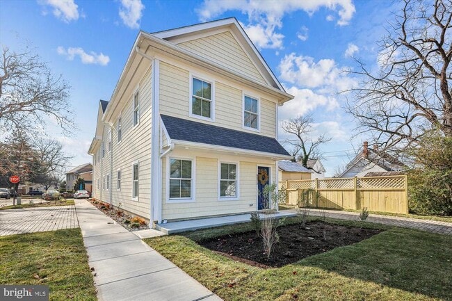 Photo - 607 North St