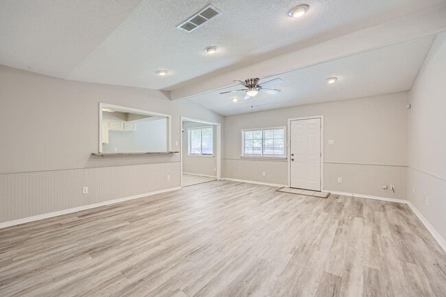 Photo - 602 Carl C Senter St