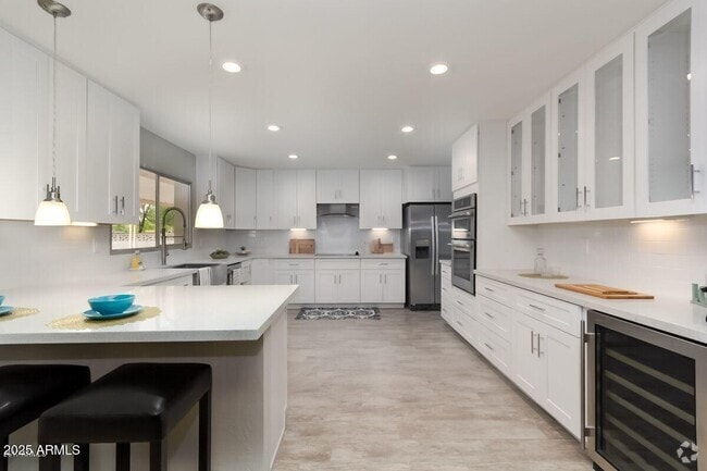 Building Photo - 4614 S Kachina Dr Rental
