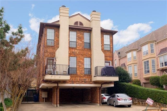 Building Photo - 3817 Gilbert Ave Unit 107