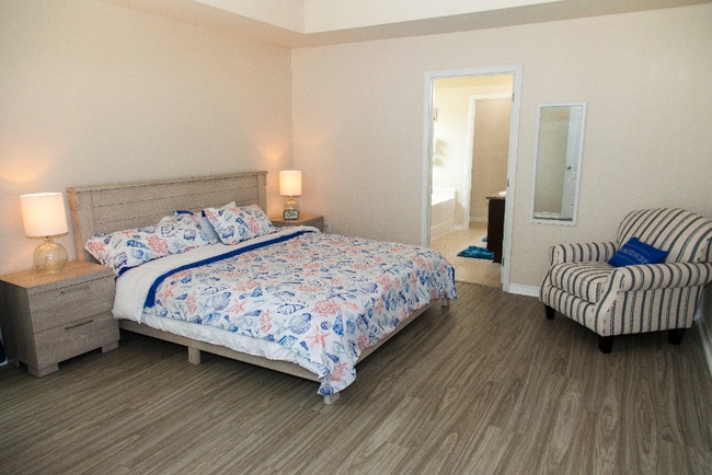 Photo - 8378 Island Dr