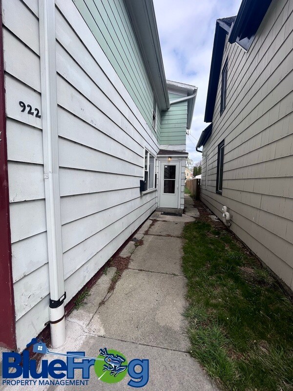 Photo - 922/924 Erie Avenue - 922