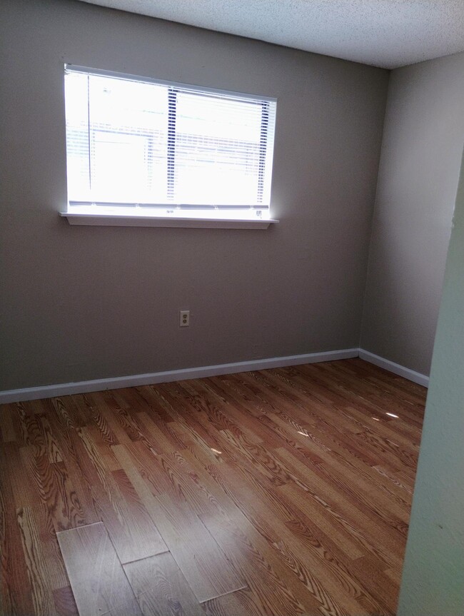 Photo - 1744 Cedar Lake Dr Unidad D