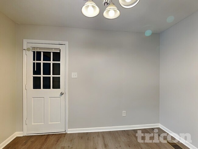 Photo - 1382 Peggy Ln NW