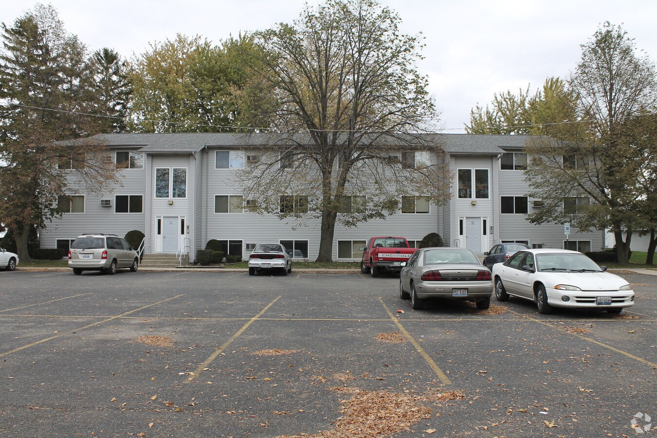 Exterior Facade - Northline Terrace Apartments