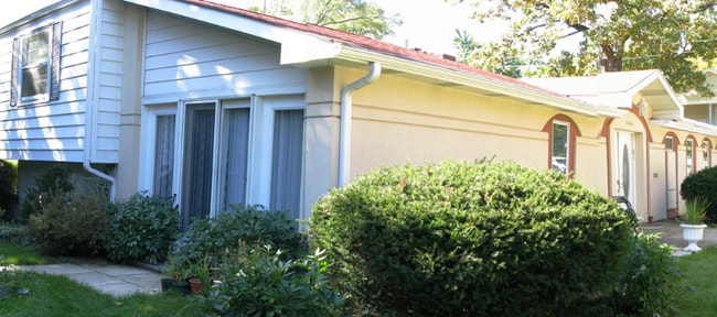 Photo - 1644 Midland Ave