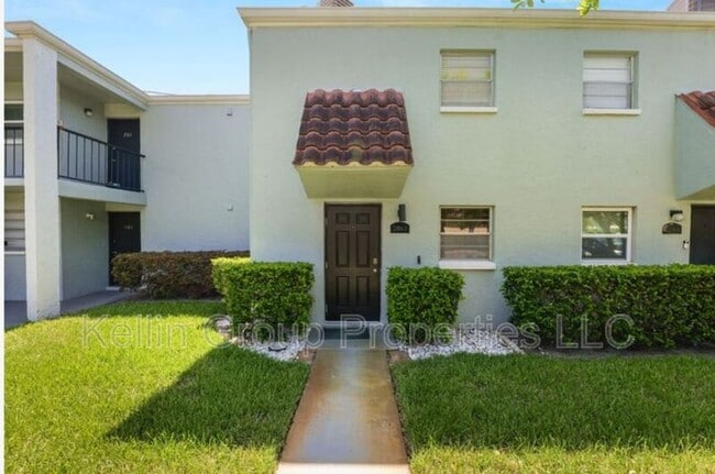 Building Photo - 2862 Somerset Park Dr