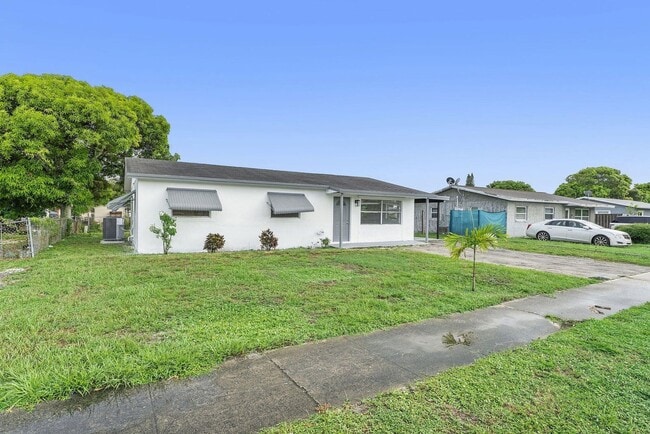 Photo - 316 NW 6th Ct
