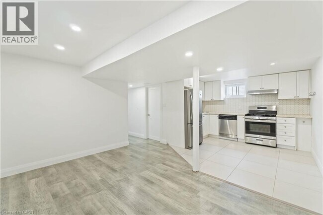 Photo - 65 Almond St
