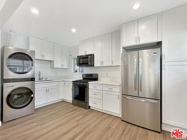 Photo - 804 E Kelso St Unidad 4 Rental