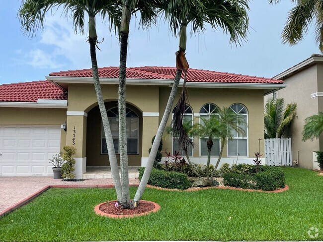 Building Photo - Single Family house in Monarch Lakes