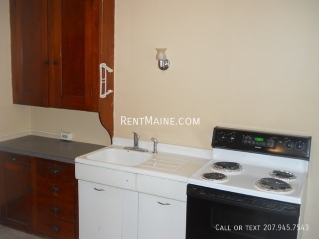 Building Photo - 591 Main St Unit 8