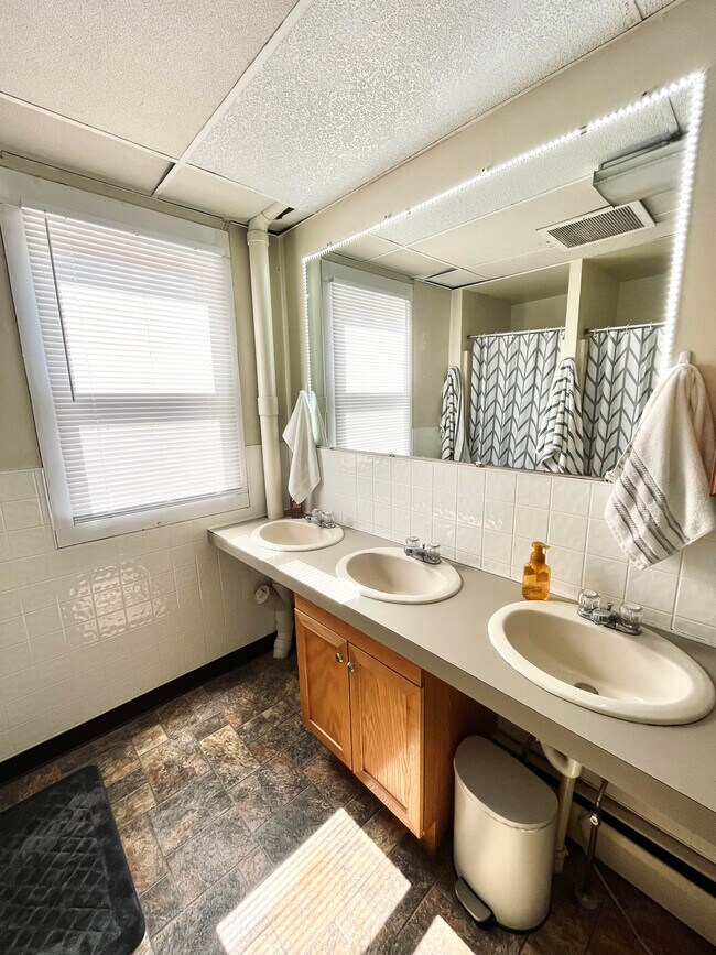 884 Wayne Ave Unit Back middle apartment Indiana, PA