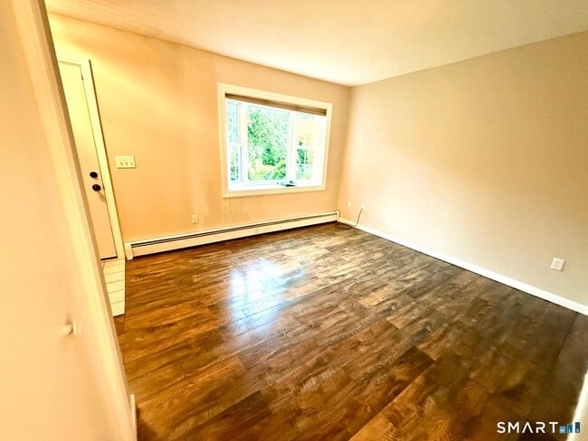 2605 Albany Ave