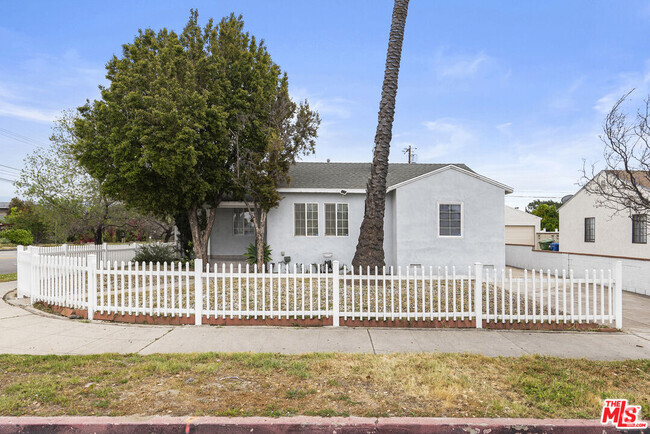 Building Photo - 7560 Irvine Ave Rental