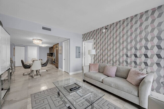 Photo - 485 Brickell Ave