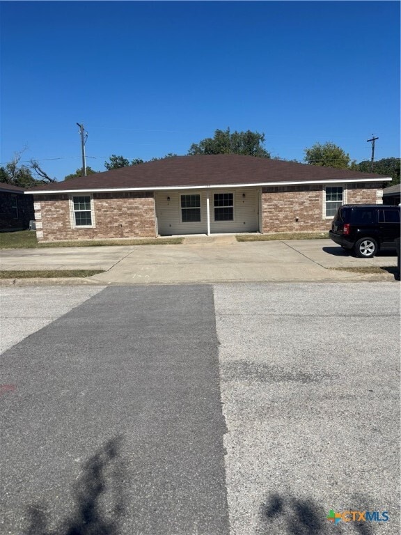Photo - 105 Kings Ct Unidad A