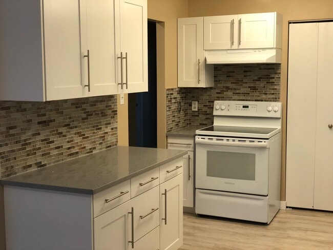 Photo - 2703-179 79 St NW