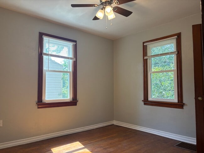 Photo - 3064 Alby St