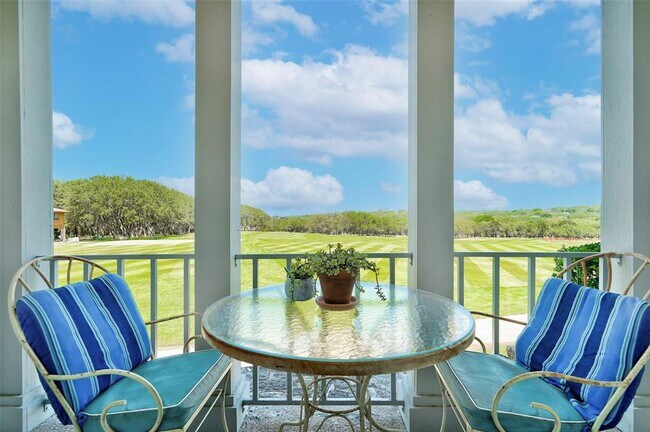 Photo - 16 Tournament Way