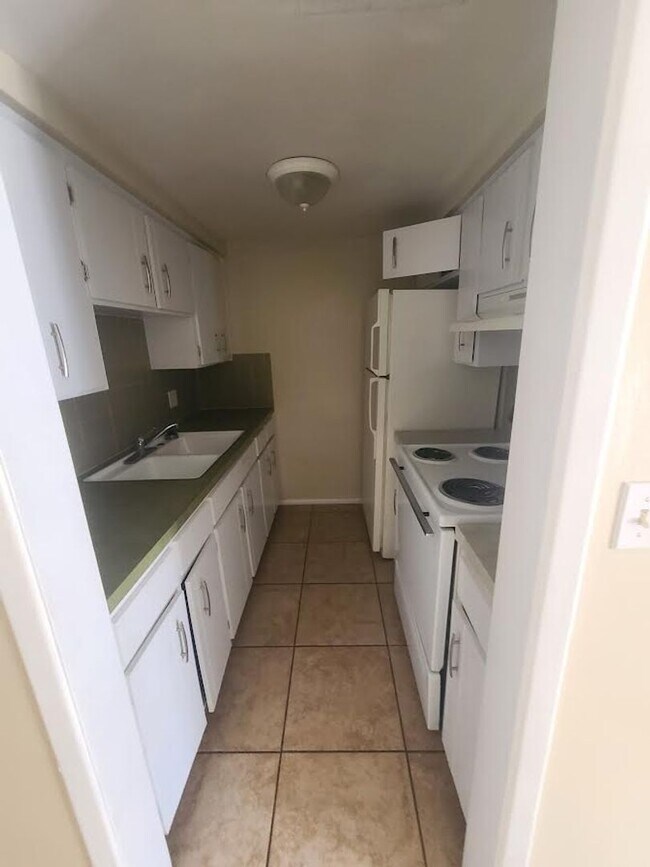 Photo - Arthur Avenue 6039-6043 Unit 6041